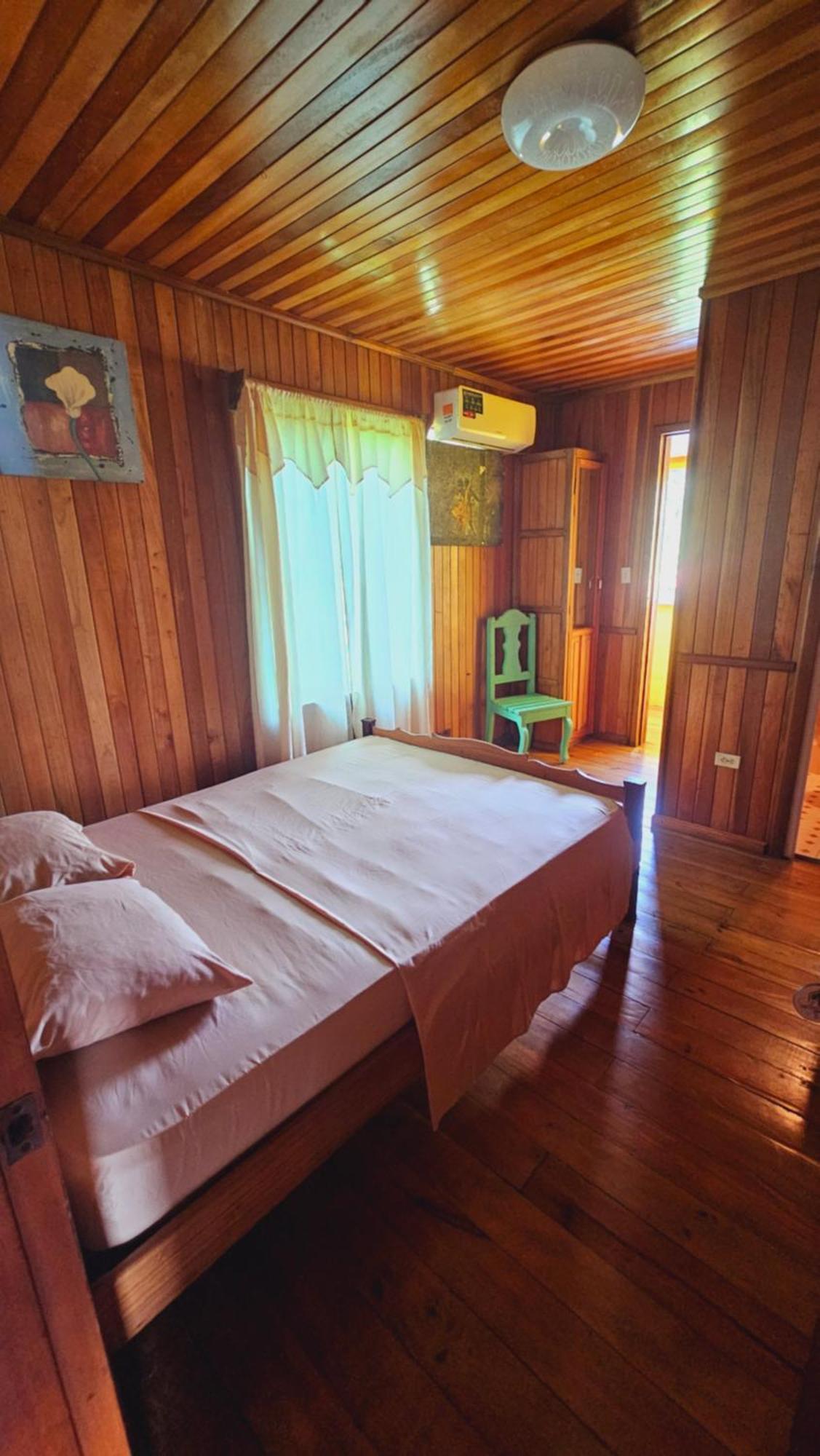 Bastimentos Hill Guest House โบกัสทาวน์ ภายนอก รูปภาพ